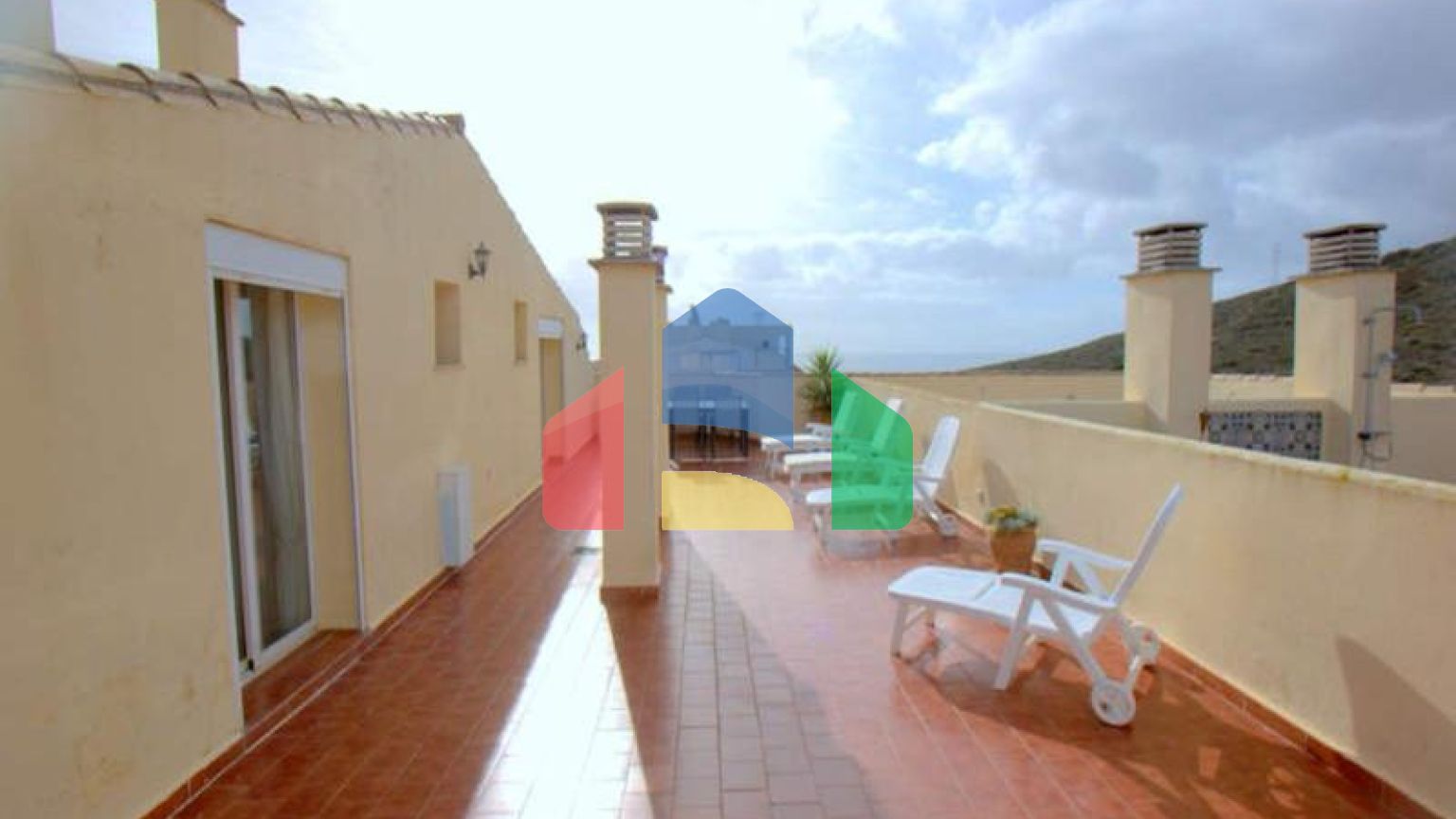 Безупречный Пентхаус с Видом на Море и Южной Ориентацией в Ла-Дукеса