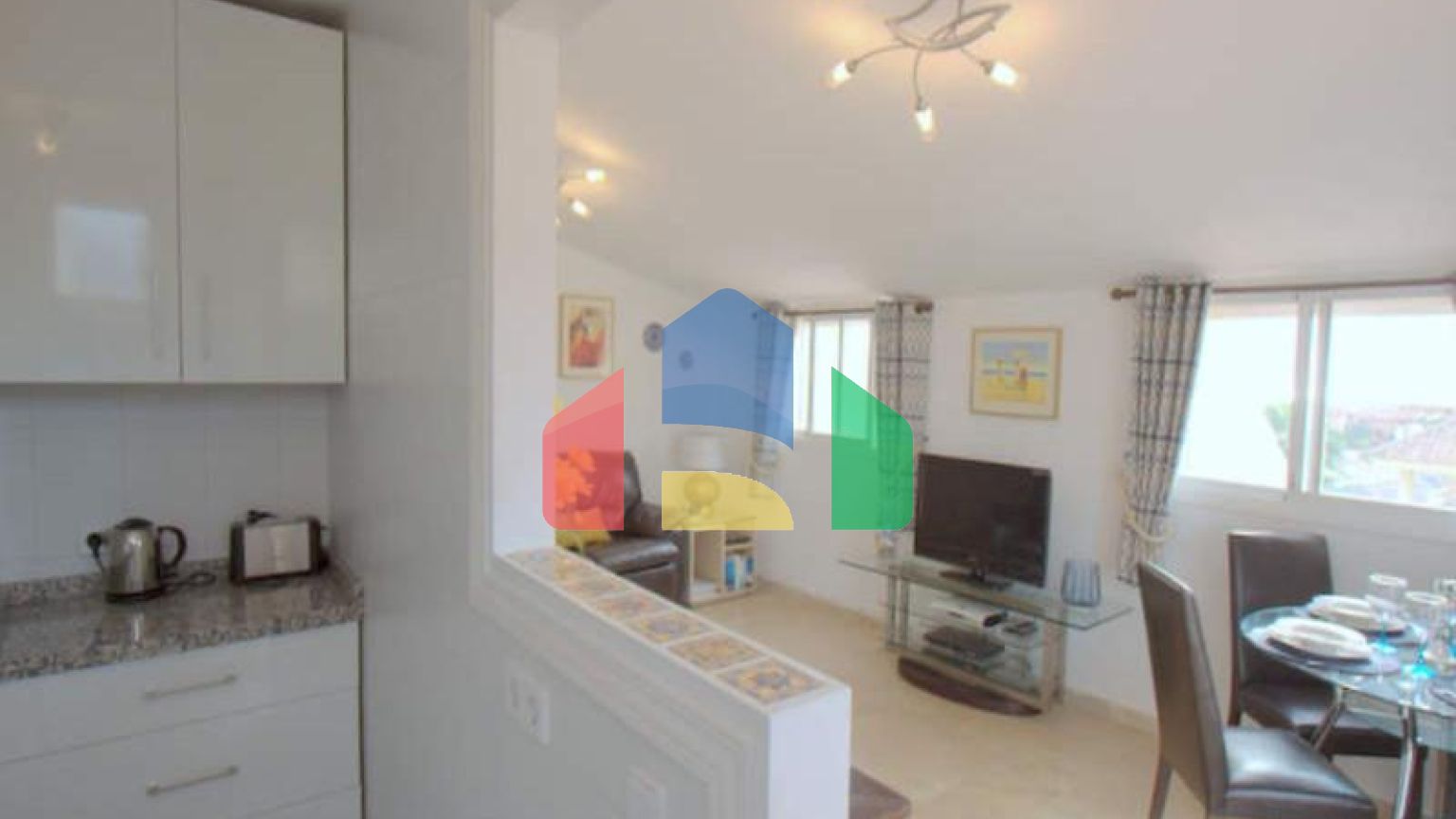 Безупречный Пентхаус с Видом на Море и Южной Ориентацией в Ла-Дукеса