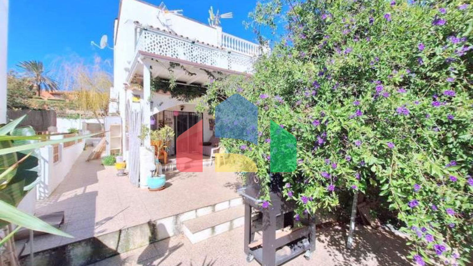 Очаровательный Андалузский Таунхаус с Видом на Море в Ла-Дукеса