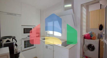 Spacious Apartment Steps from the Beach and Amenities in Sabinillas