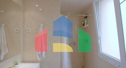 Spacious Apartment Steps from the Beach and Amenities in Sabinillas