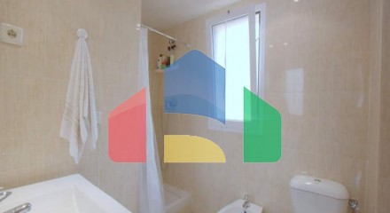 Spacious Apartment Steps from the Beach and Amenities in Sabinillas