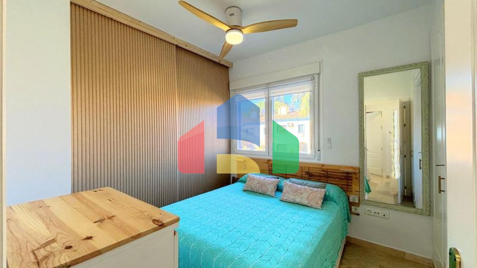 (EN) BEAUTIFUL TOWNHOUSE ON THE COSTA DEL SOL: LUXURY AND COMFORT JUST STEPS FROM THE BEACH