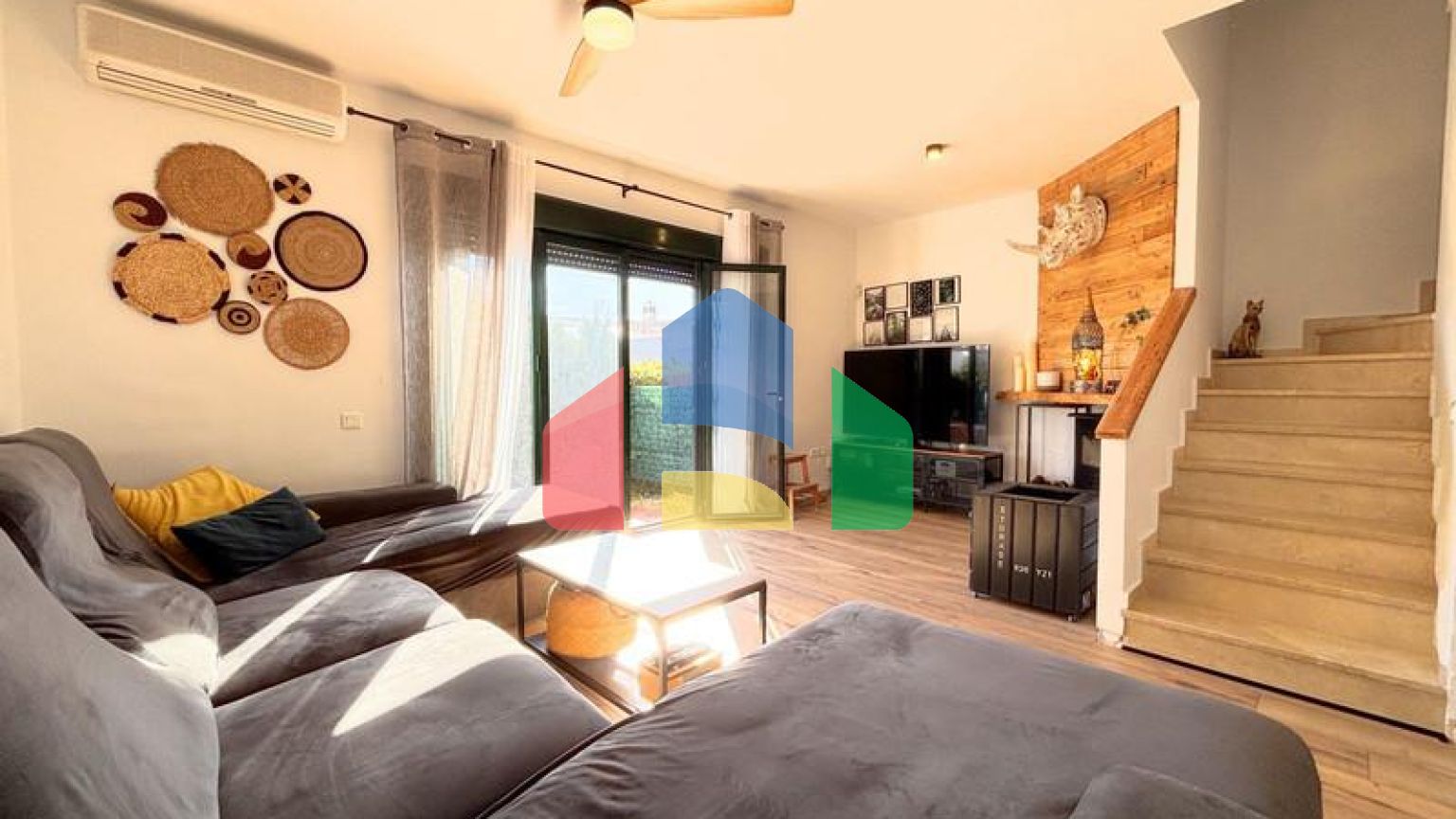 (EN) BEAUTIFUL TOWNHOUSE ON THE COSTA DEL SOL: LUXURY AND COMFORT JUST STEPS FROM THE BEACH