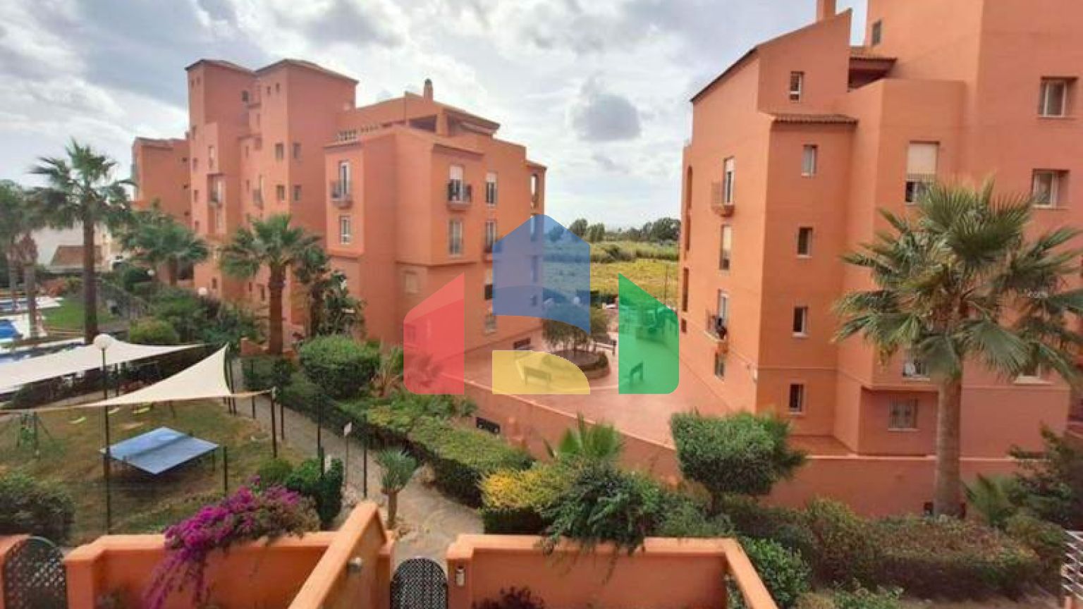 Светлая Угловая Квартира с Видами на Виноградник и Море в Ла-Дукеса