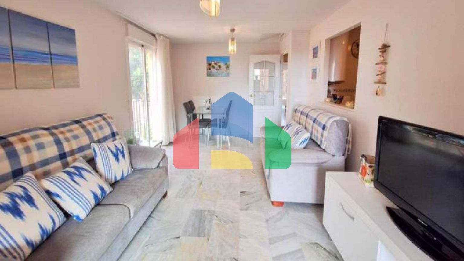 Светлая Угловая Квартира с Видами на Виноградник и Море в Ла-Дукеса