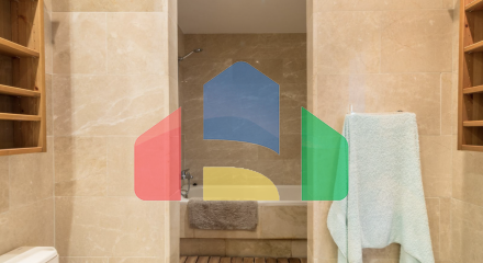 Квартира с 2 спальнями и 2 ванными комнатами с потрясающим видом на море.