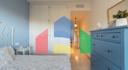 Квартира с 2 спальнями и 2 ванными комнатами с потрясающим видом на море.