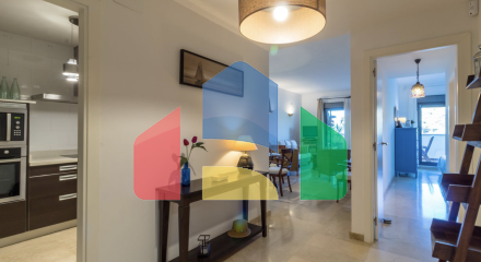 Квартира с 2 спальнями и 2 ванными комнатами с потрясающим видом на море.