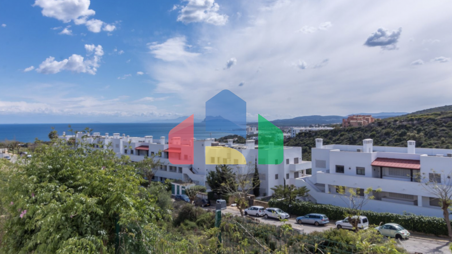 Потрясающий таунхаус с 4мя спальнями и панорамным видом на море