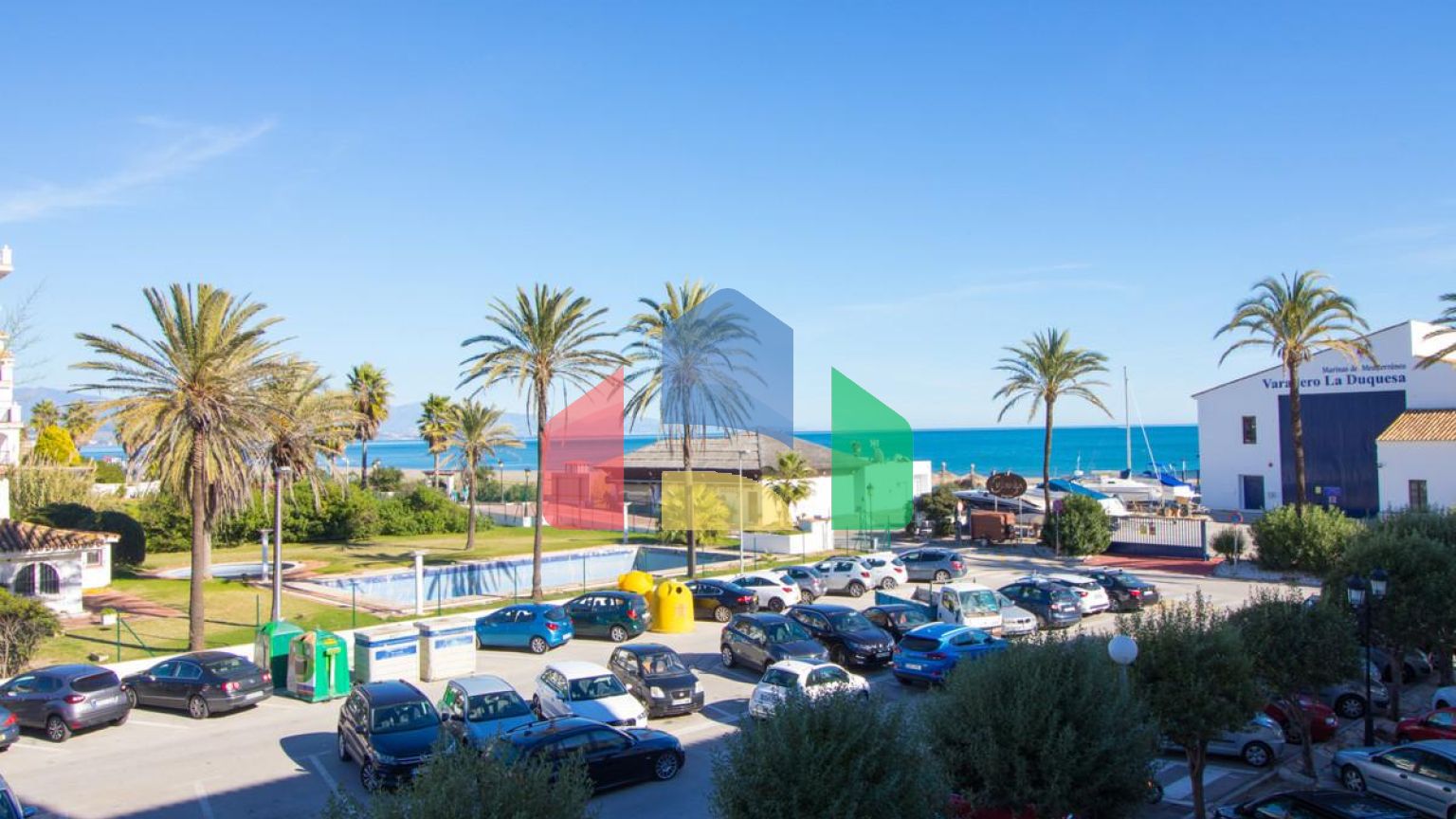 Прекрасная квартира с 2 спальнями прямо в порту Дукеса, всего в нескольких шагах от пляж