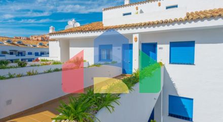 Стильный двухуровневый пентхаус с панорамным видом в Duquesa Golf Gardens