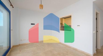 Стильный двухуровневый пентхаус с панорамным видом в Duquesa Golf Gardens