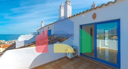 Стильный двухуровневый пентхаус с панорамным видом в Duquesa Golf Gardens