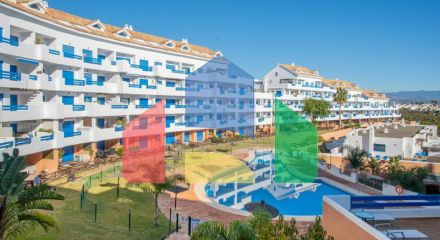 Стильный двухуровневый пентхаус с панорамным видом в Duquesa Golf Gardens