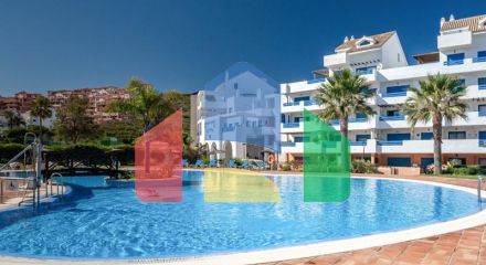 Стильный двухуровневый пентхаус с панорамным видом в Duquesa Golf Gardens