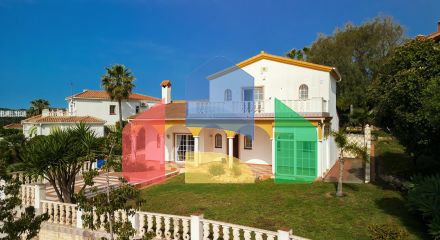 Очаровательная вилла в андалузском стиле с видом на море