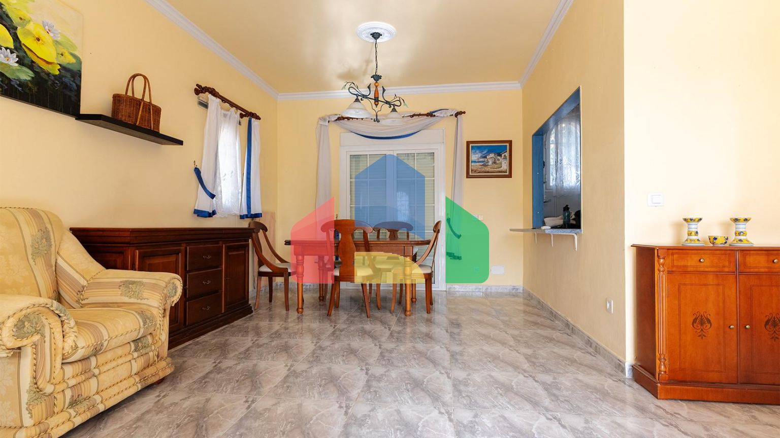 Очаровательная вилла в андалузском стиле с видом на море