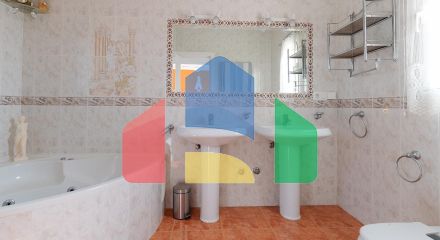 Очаровательная вилла в андалузском стиле с видом на море