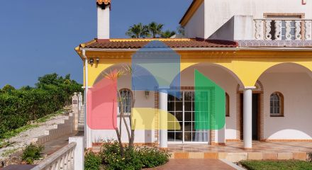 Очаровательная вилла в андалузском стиле с видом на море