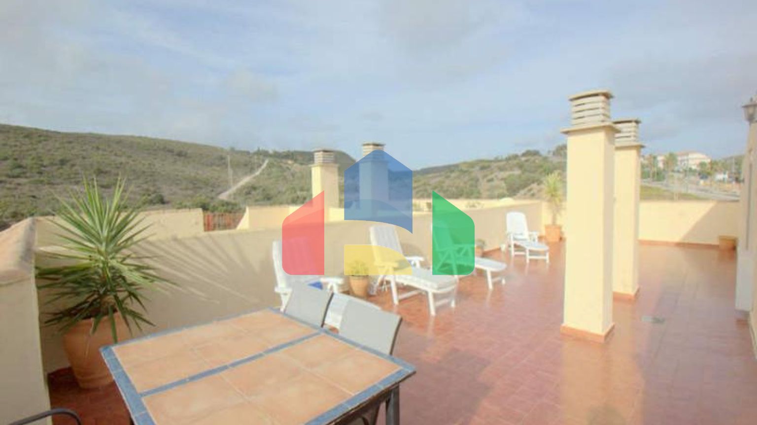 Безупречный Пентхаус с Видом на Море и Южной Ориентацией в Ла-Дукеса