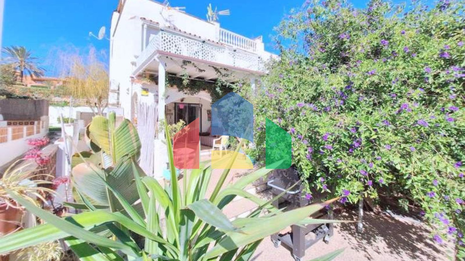 Очаровательный Андалузский Таунхаус с Видом на Море в Ла-Дукеса