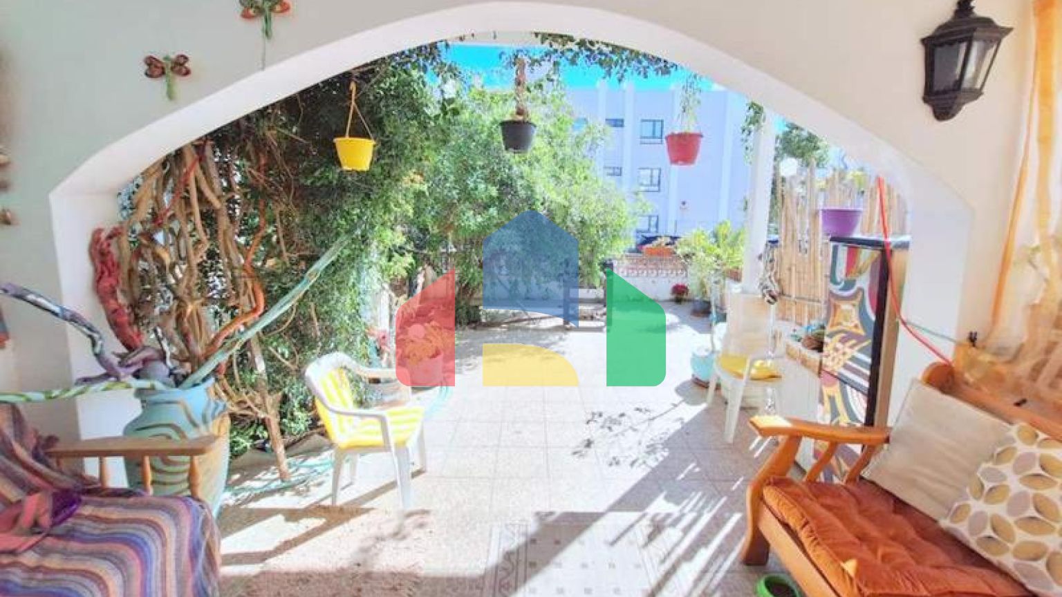 Очаровательный Андалузский Таунхаус с Видом на Море в Ла-Дукеса