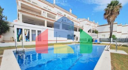 Просторный Таунхаус с Видом на Море в Манильве Просторный Таунхаус с Видом на Море в Манильве