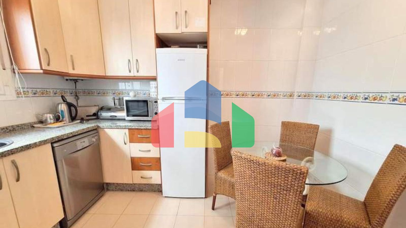 Просторный Таунхаус с Видом на Море в Манильве