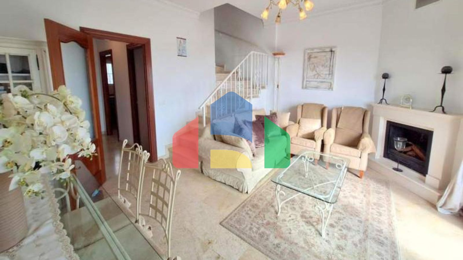 Просторный Таунхаус с Видом на Море в Манильве