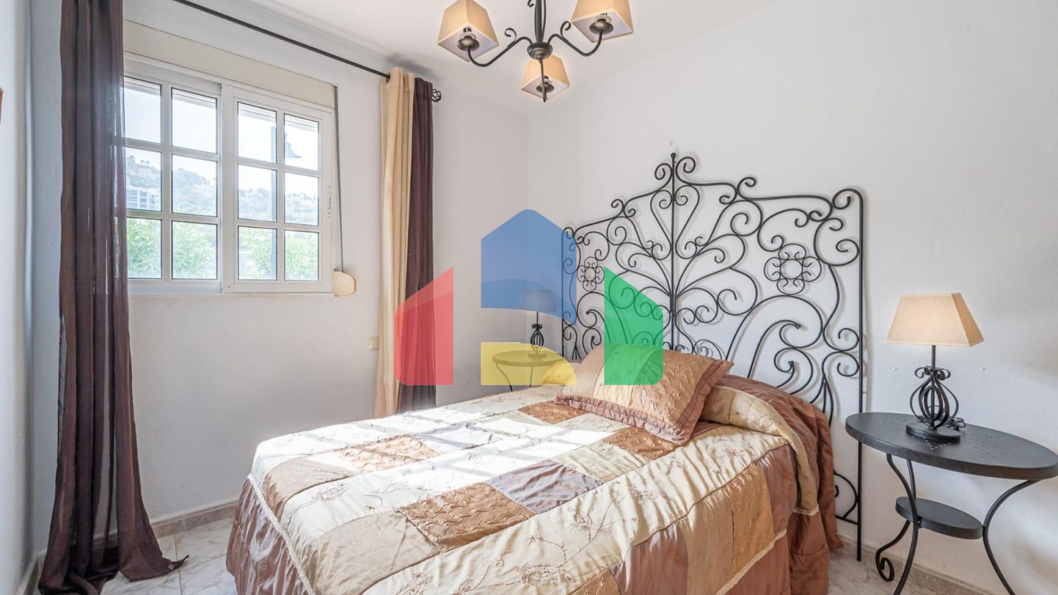 Прекрасный дом в Пунта-Чульера, Манильва, 5 спален, 2 ванные комнаты