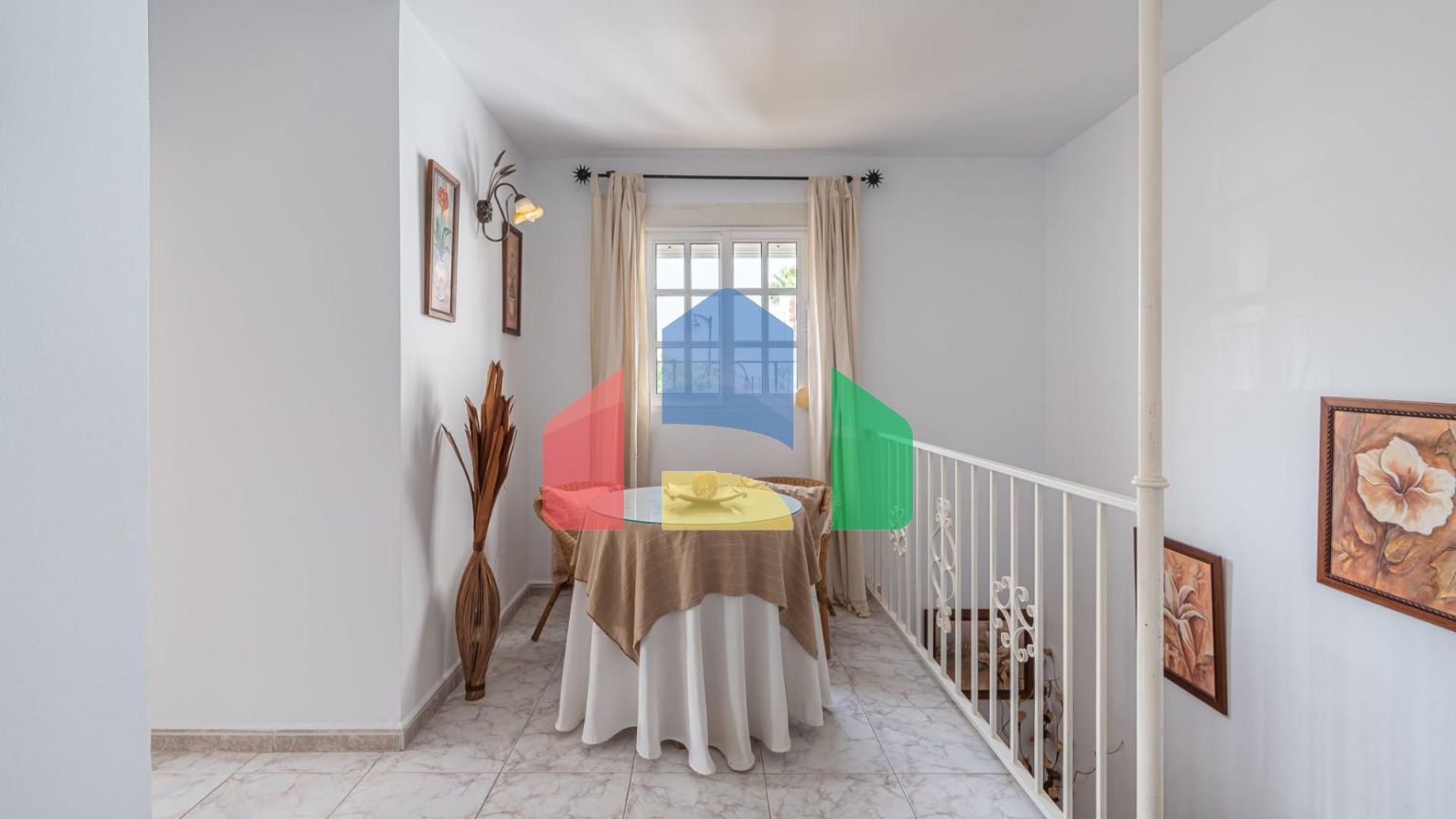 Прекрасный дом в Пунта-Чульера, Манильва, 5 спален, 2 ванные комнаты