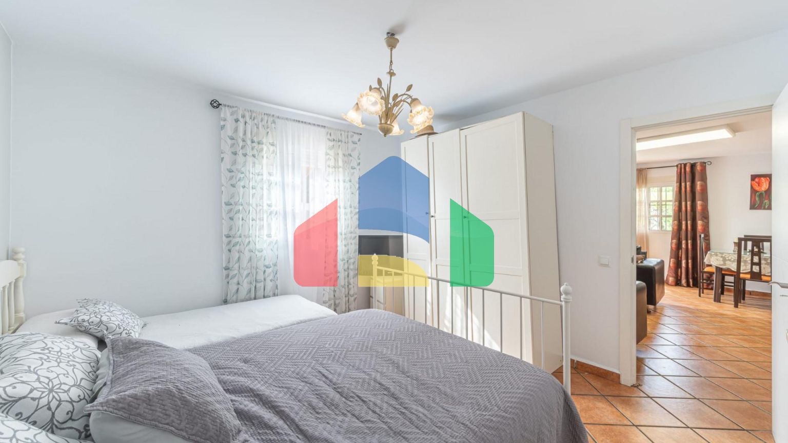 Прекрасный дом в Пунта-Чульера, Манильва, 5 спален, 2 ванные комнаты