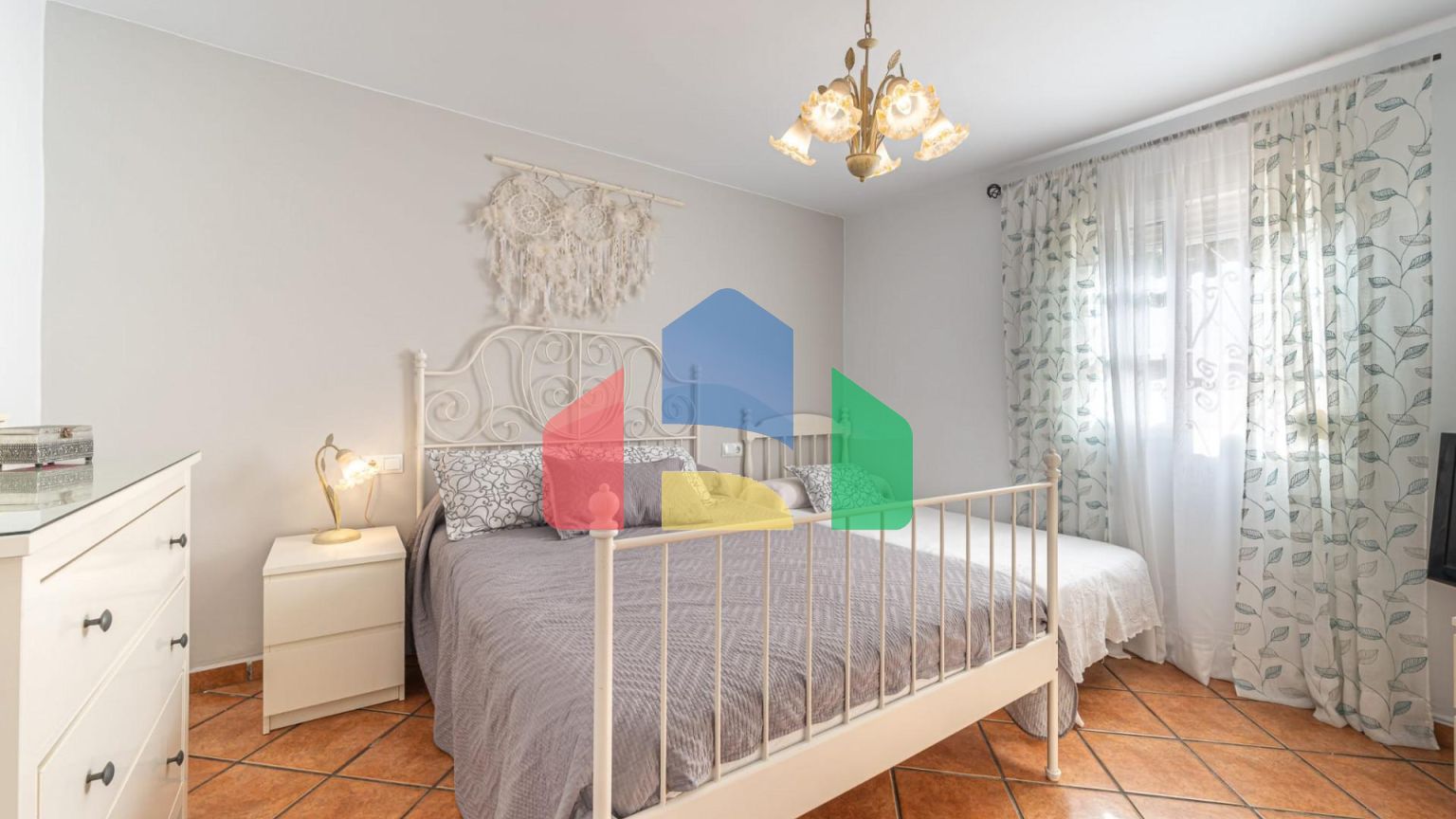 Прекрасный дом в Пунта-Чульера, Манильва, 5 спален, 2 ванные комнаты