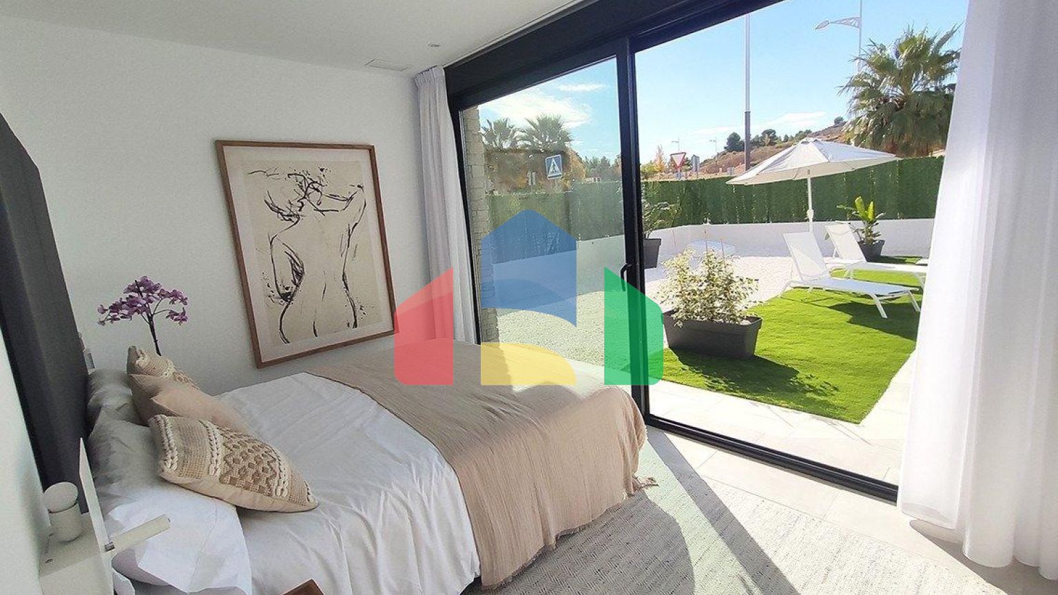 СОВРЕМЕННЫЕ ВИЛЛЫ В КАЛАСПАРРЕ С ЧАСТНЫМ БАССЕЙНОМ !!!