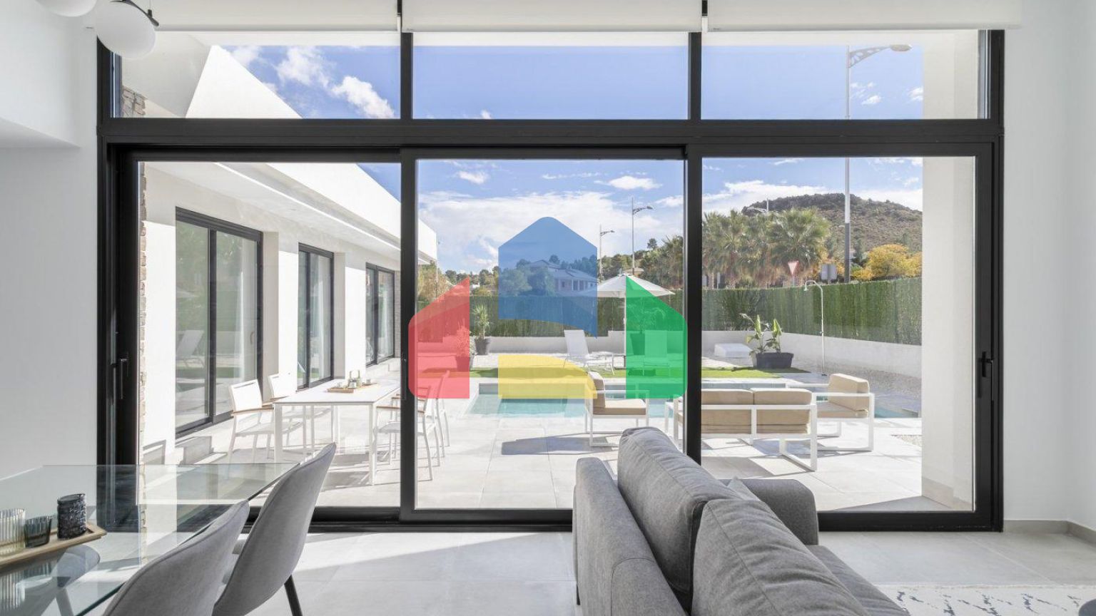 СОВРЕМЕННЫЕ ВИЛЛЫ В КАЛАСПАРРЕ С ЧАСТНЫМ БАССЕЙНОМ !!!