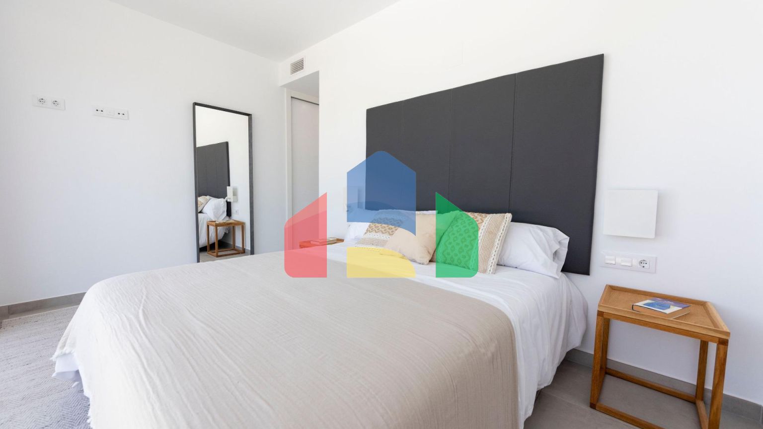 СОВРЕМЕННЫЕ ВИЛЛЫ В КАЛАСПАРРЕ С ЧАСТНЫМ БАССЕЙНОМ !!!