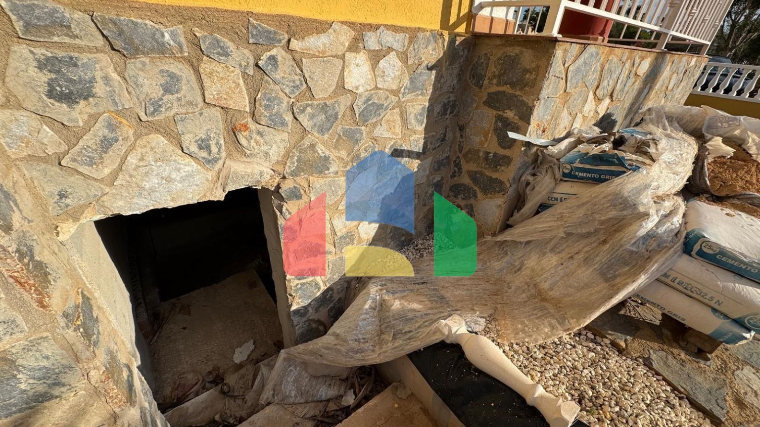 ВИЛЛА НОВОСТРОЙ С УЧАСТКОМ 430 М2 С ПРИВАТНЫМ БАССЕЙНОМ. 3 СПАЛЬНИ. 2 ВАННЫЕ. 117 М2 ПЛОЩАДЬ.СОЛЯРИЙ