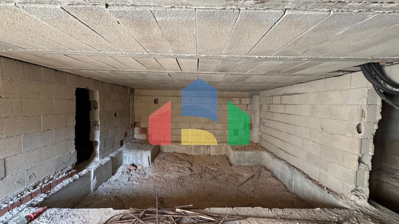 ВИЛЛА НОВОСТРОЙ С УЧАСТКОМ 430 М2 С ПРИВАТНЫМ БАССЕЙНОМ. 3 СПАЛЬНИ. 2 ВАННЫЕ. 117 М2 ПЛОЩАДЬ.СОЛЯРИЙ