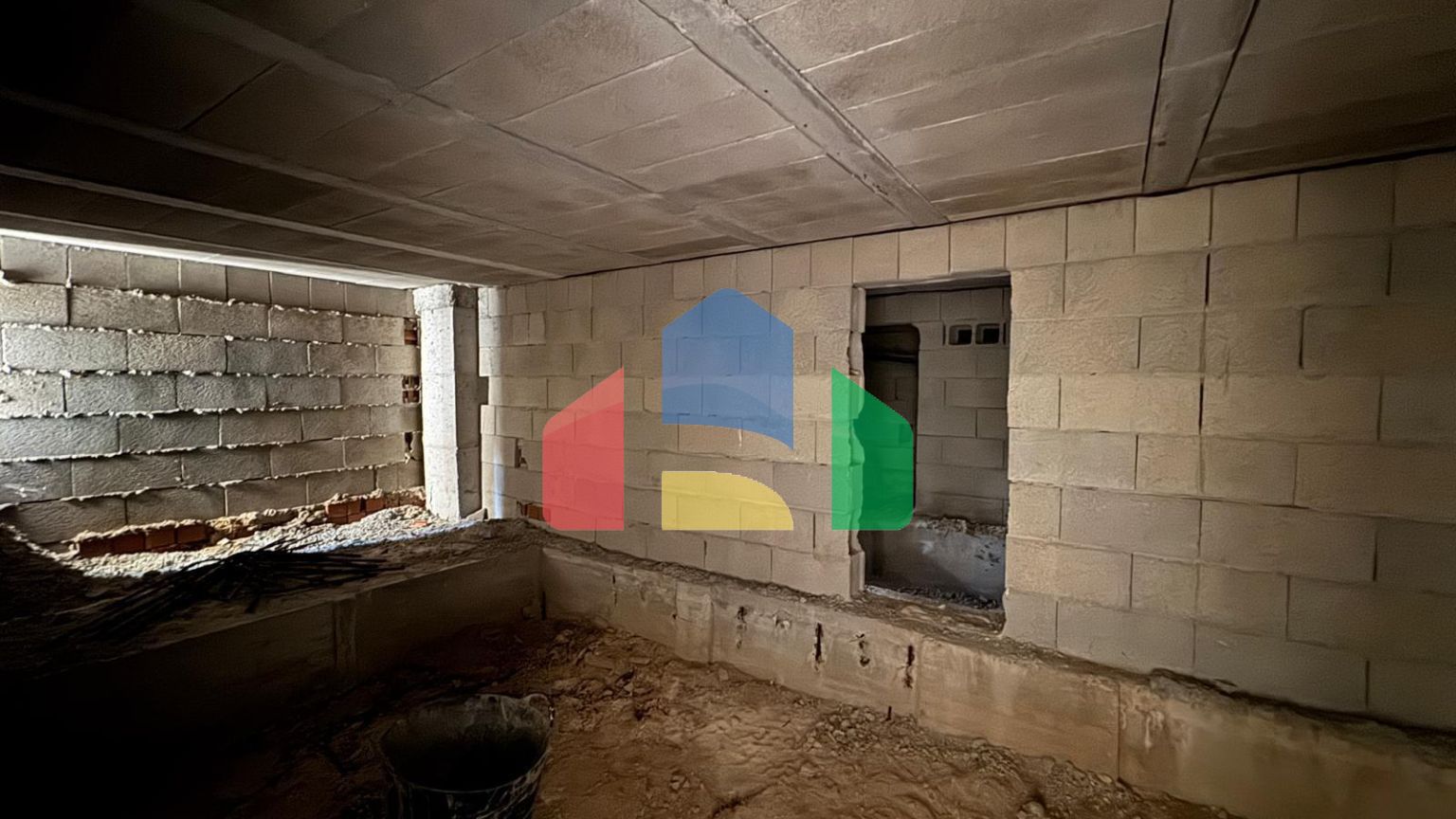 ВИЛЛА НОВОСТРОЙ С УЧАСТКОМ 430 М2 С ПРИВАТНЫМ БАССЕЙНОМ. 3 СПАЛЬНИ. 2 ВАННЫЕ. 117 М2 ПЛОЩАДЬ.СОЛЯРИЙ