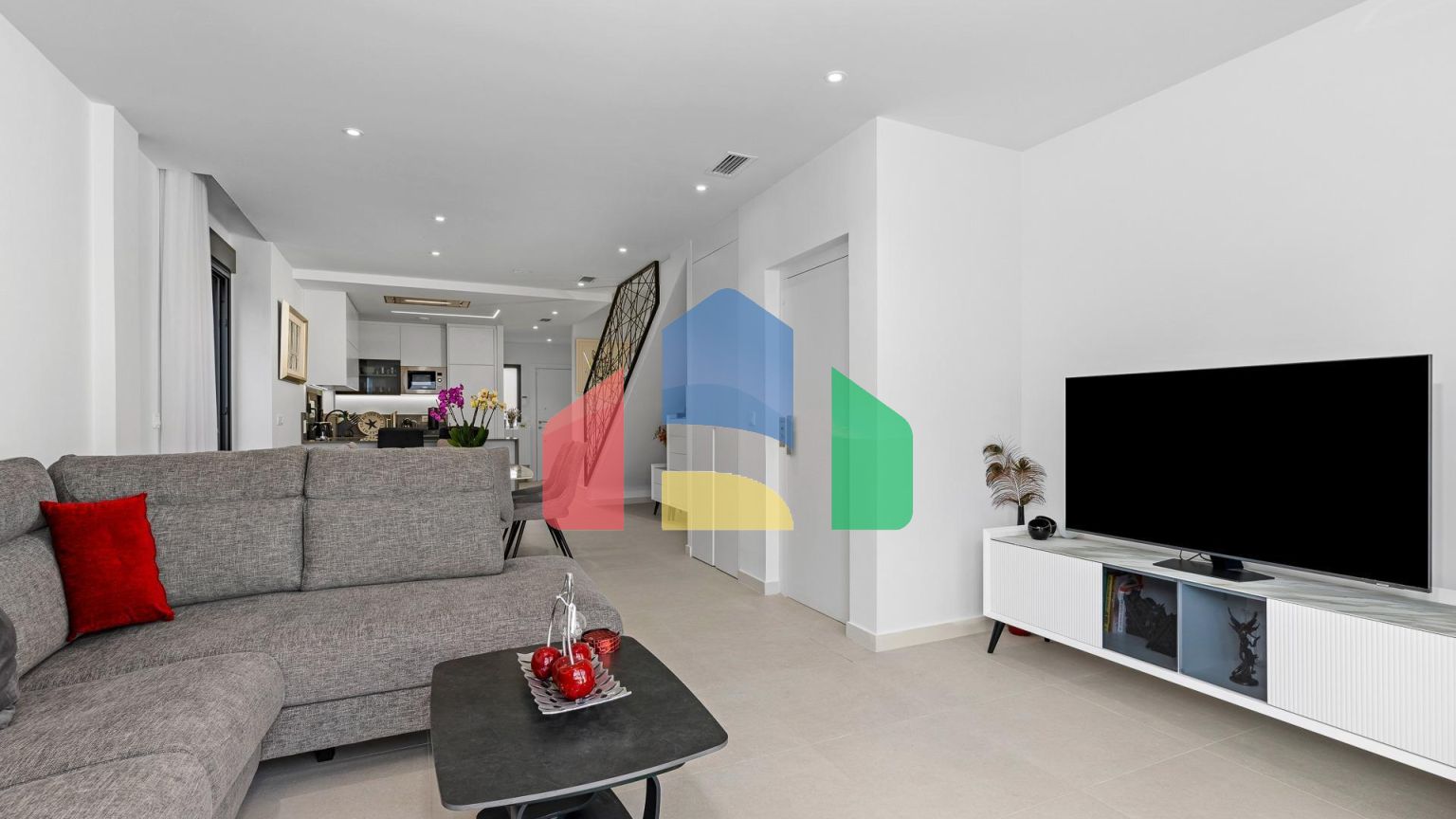 НОВЫЕ ДВУХЭТАЖНЫЕ ВИЛЛЫ В ГУАРДАМАР-ДЕЛЬ-СЕГУРА