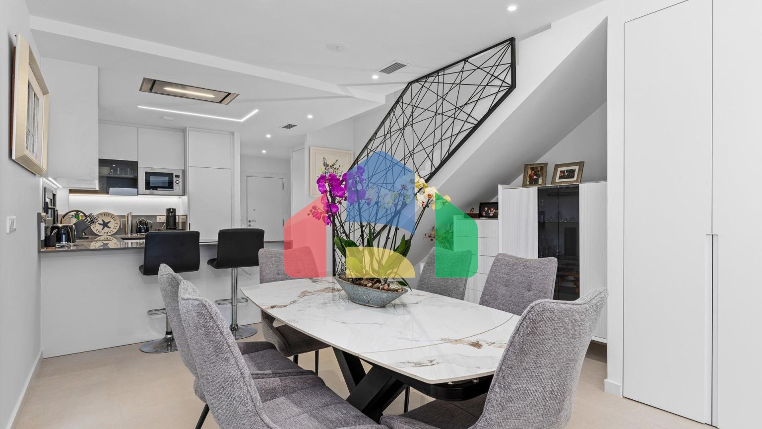 НОВЫЕ ДВУХЭТАЖНЫЕ ВИЛЛЫ В ГУАРДАМАР-ДЕЛЬ-СЕГУРА