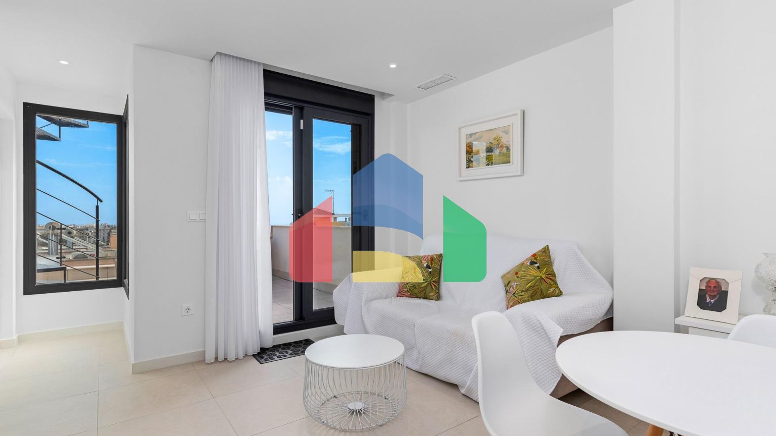 НОВЫЕ ДВУХЭТАЖНЫЕ ВИЛЛЫ В ГУАРДАМАР-ДЕЛЬ-СЕГУРА