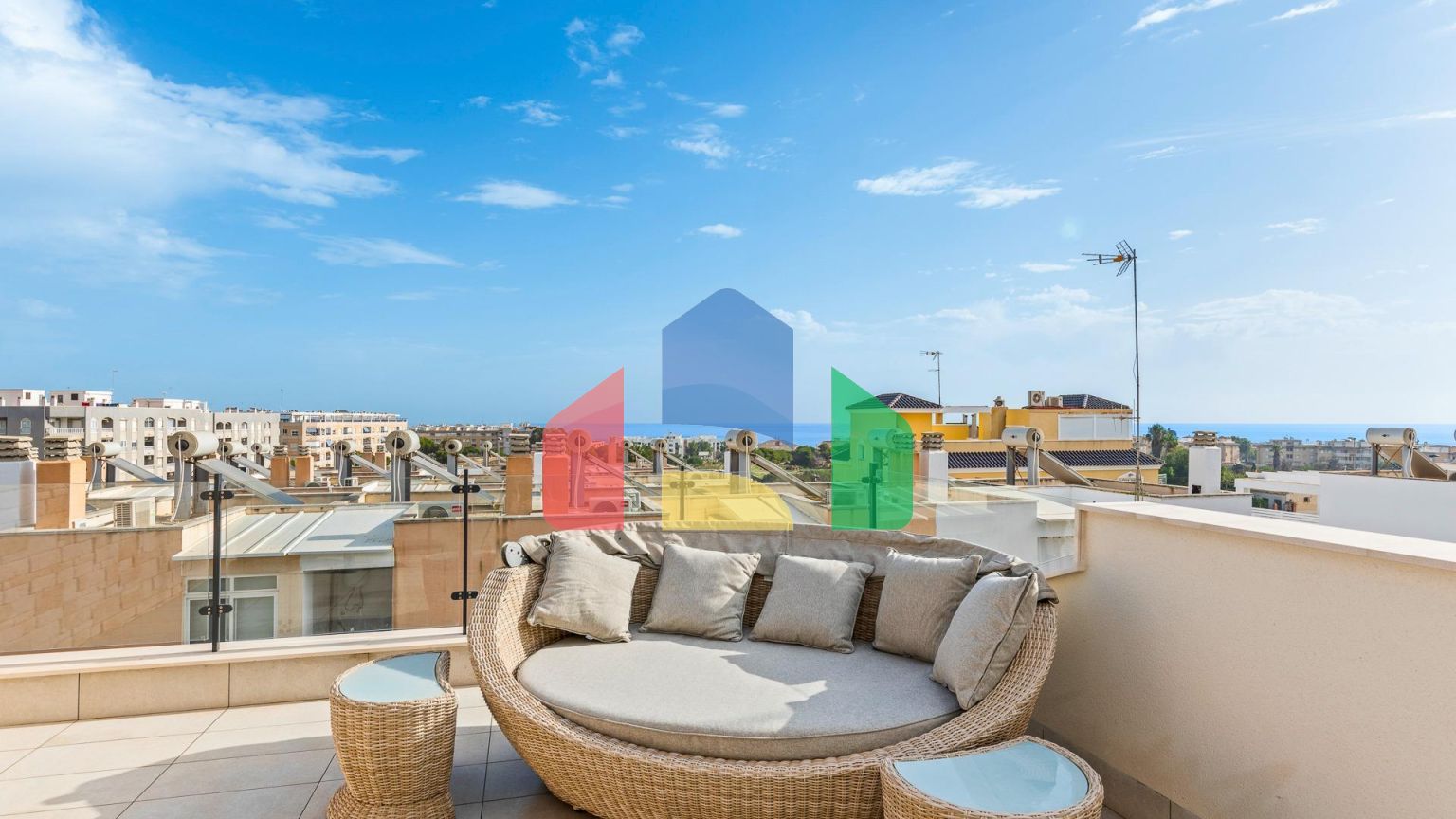 НОВЫЕ ДВУХЭТАЖНЫЕ ВИЛЛЫ В ГУАРДАМАР-ДЕЛЬ-СЕГУРА