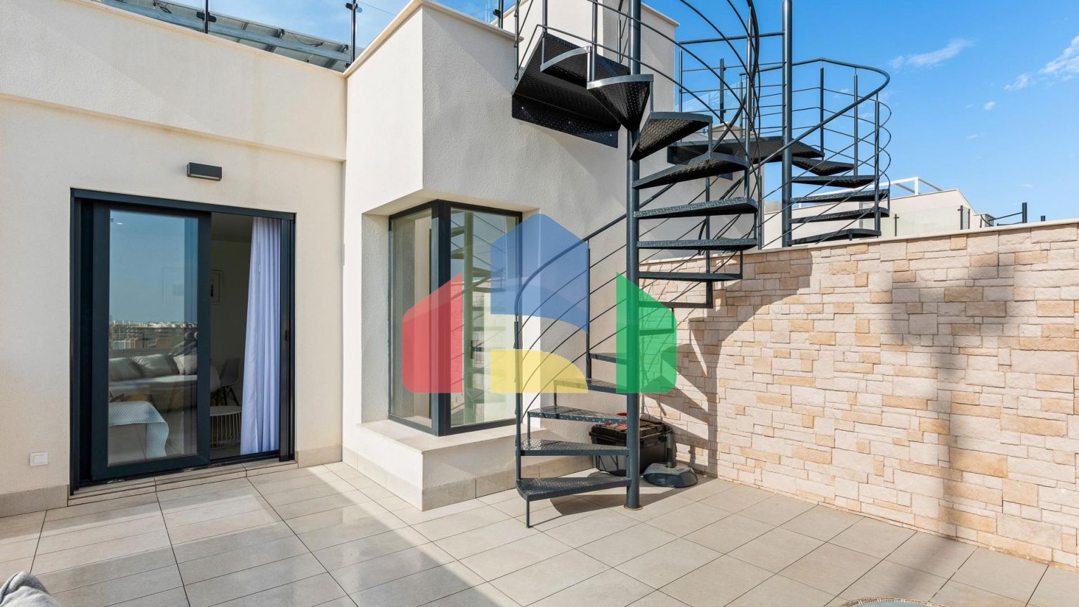 НОВЫЕ ДВУХЭТАЖНЫЕ ВИЛЛЫ В ГУАРДАМАР-ДЕЛЬ-СЕГУРА