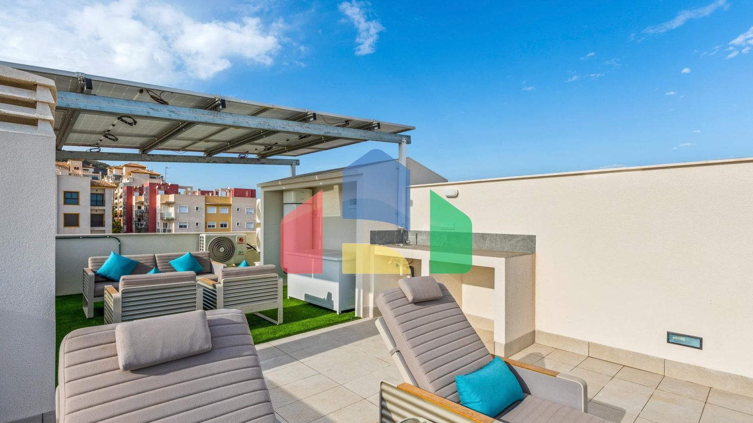 НОВЫЕ ДВУХЭТАЖНЫЕ ВИЛЛЫ В ГУАРДАМАР-ДЕЛЬ-СЕГУРА