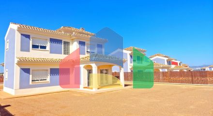 Новые виллы на просторных участках площадью 500+ м² в Лорке
