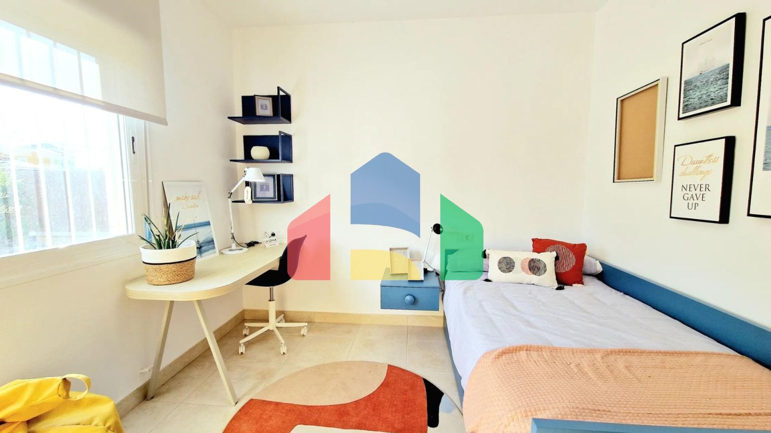 Новые виллы на просторных участках площадью 500+ м² в Лорке