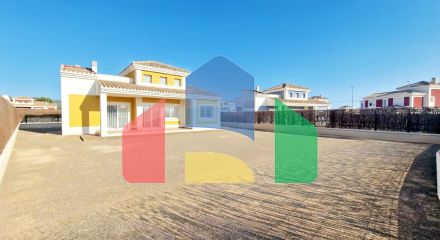 Новые виллы на просторных участках площадью 500+ м² в Лорке