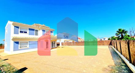 Новые виллы на просторных участках площадью 500+ м² в Лорке